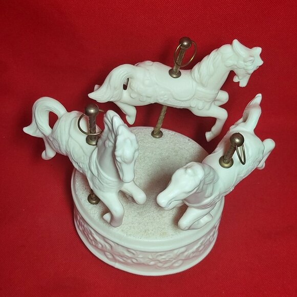 Vintage Musical Box Three Horse Carousel Bisque Porcelain - Picture 3 of 11